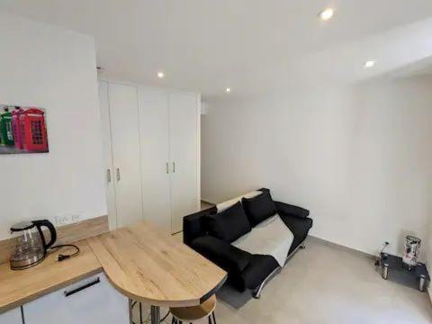 Studio Renove Coeur Pieton โทนง-เลส์-แบงส์ ภายนอก รูปภาพ
